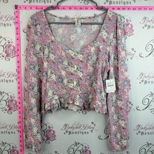 Abound long sleeve ruffle detail brand new Pink Floral Ruffle-Hem Crop Top